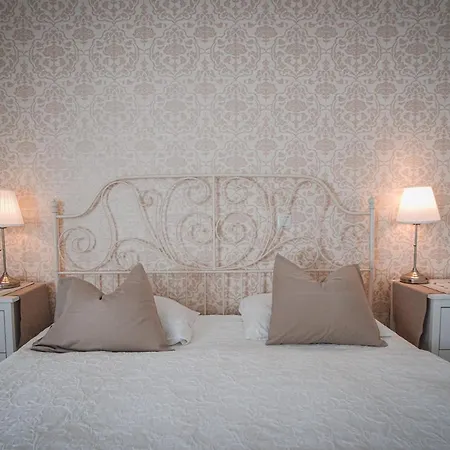 Maison d'hôtes Mia 4*