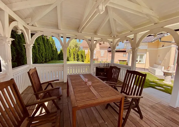 Πανσιόν Mia Μπλεντ