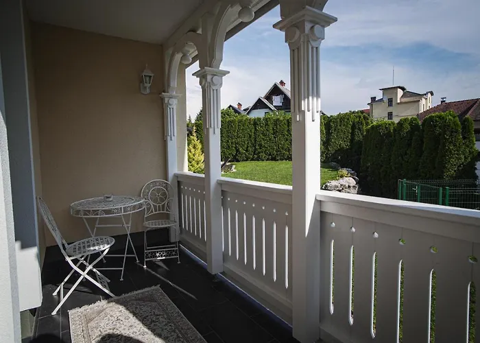 Mia Πανσιόν Μπλεντ