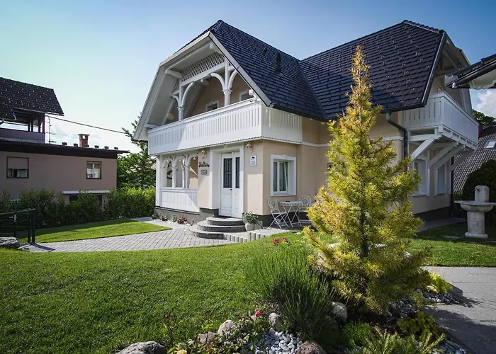 Πανσιόν Mia Μπλεντ