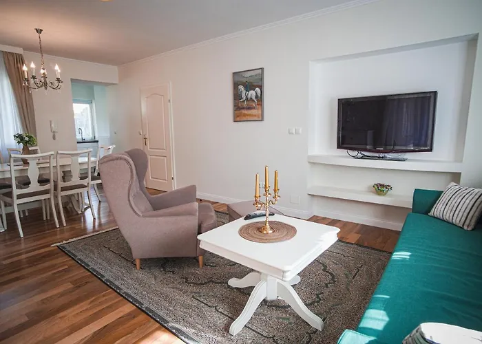 Πανσιόν Mia Μπλεντ